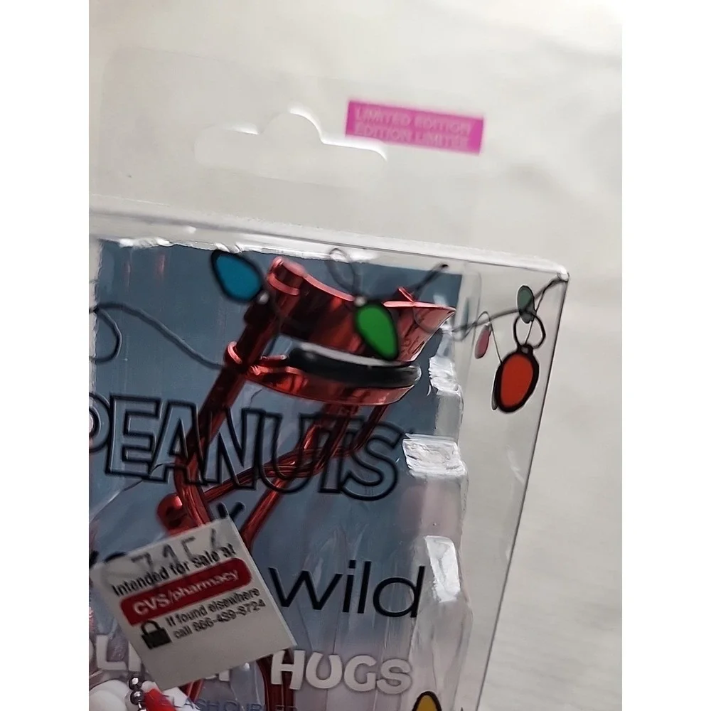 Peanuts Wet n Wild Holiday Hugs Eyelash Curler Snoopy Christmas Limited‎ Edition